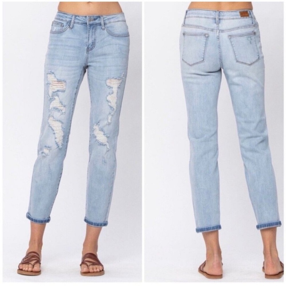 Judy Blue Light Wash Distressed Boyfriend Fit Jeans 15/32 NWT JB8878